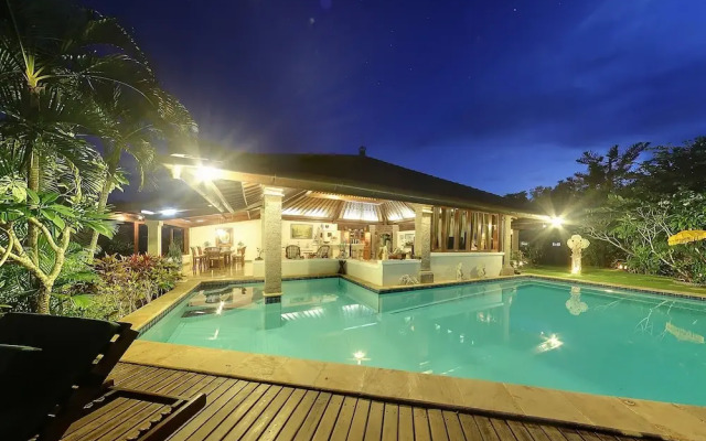 Senyum Villa - Uluwatu
