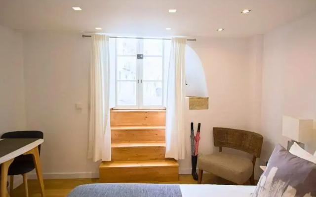 Alfama Steps Cozy Basement Studio