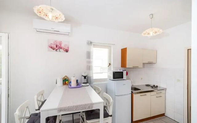 Cozy Apartment Marija With Garden