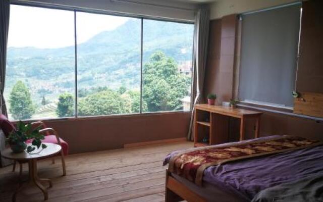 Green Hostel & Sunny Guesthouse