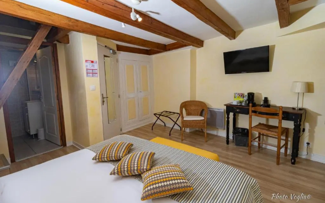 Logis Auberge Le Colombien - Hôtel Restaurant