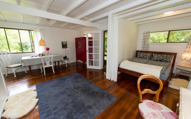 Terania Green Boutique Eco Cottage – Guest Rooms – Terania Creek