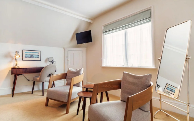 Somerset House Hotel & Restaurant