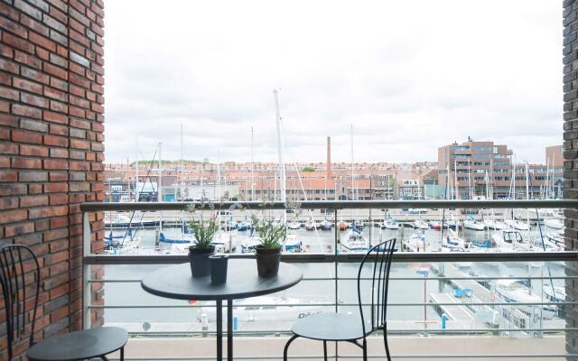 Sea-view Apartment in Den Haag With Balcony