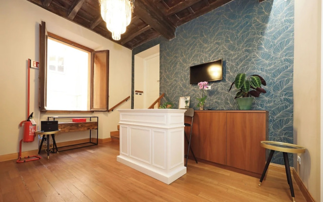 Golden Pantheon Rooms