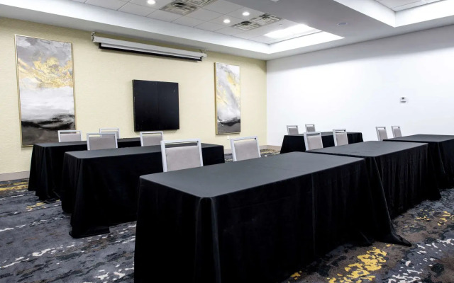 DoubleTree by Hilton Sulphur Lake Charles
