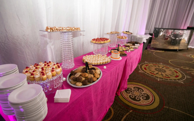 DoubleTree by Hilton Bay City - Riverfront