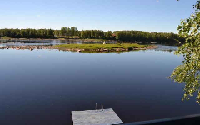 House Olkka by the river