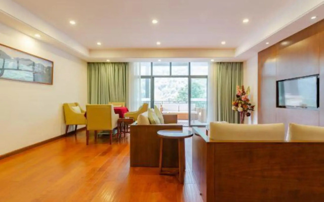 Tongjing River Hotel