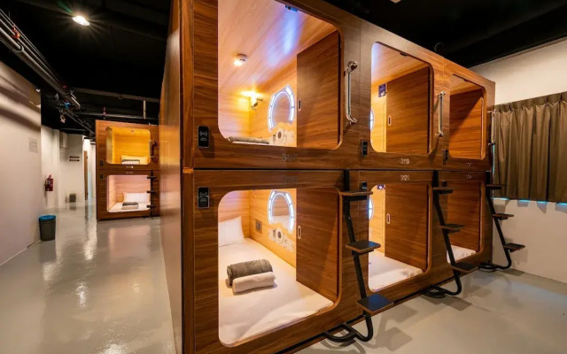 JPOD Capsule Hotel