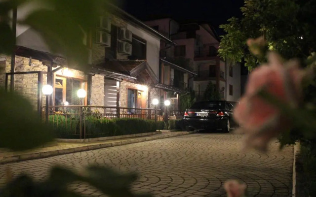 Panteli Apart House