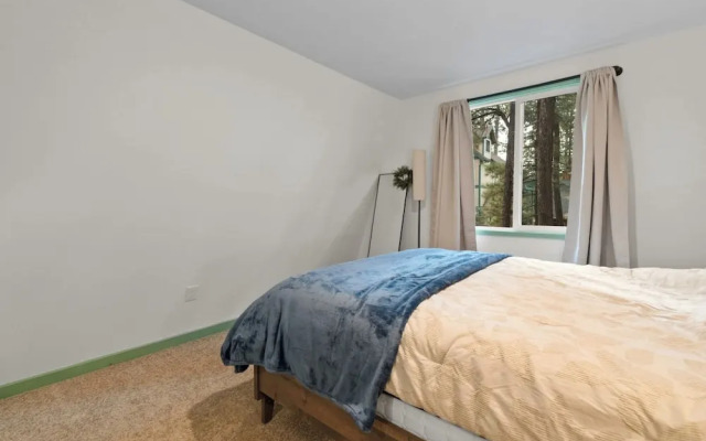 Charming Cabin Escape