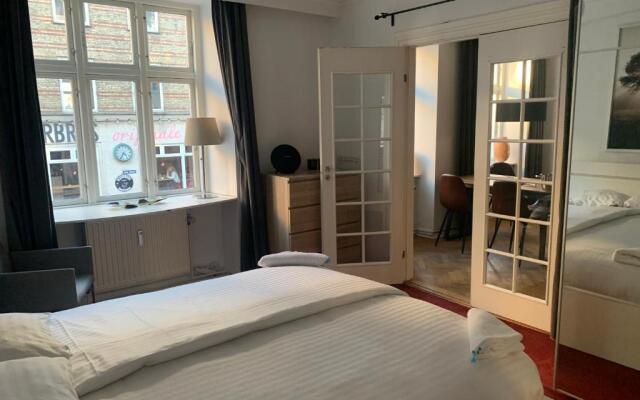 Centrally Located 4 Room Apartment