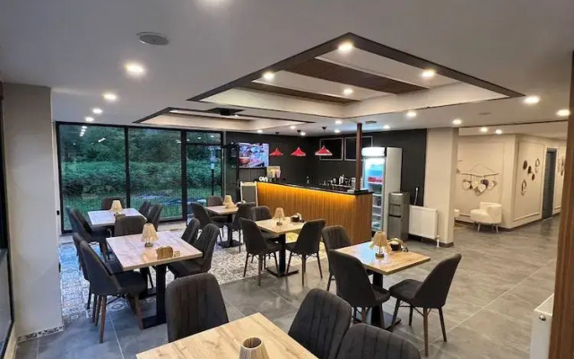 Ahsena Buti̇k Otel
