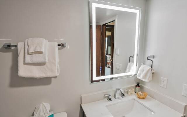 Escape the heat in this family-friendly slopeside condo - No Cleaning Fee! by RedAwning