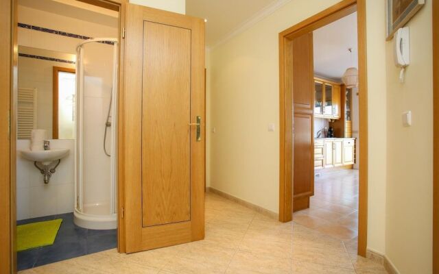 Atlantic Ocean Pool Apartment