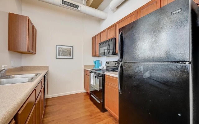 FRONTDESK 1010 Central Apts Downtown Indy