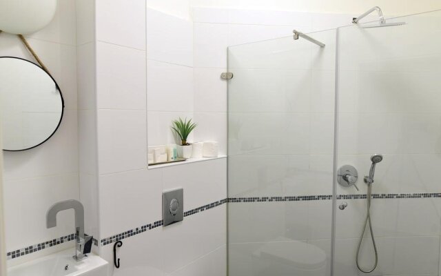 Adva Boutique Hotel