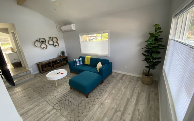 Newly Remodeled 4th Street Work-Friendly Home by RedAwning