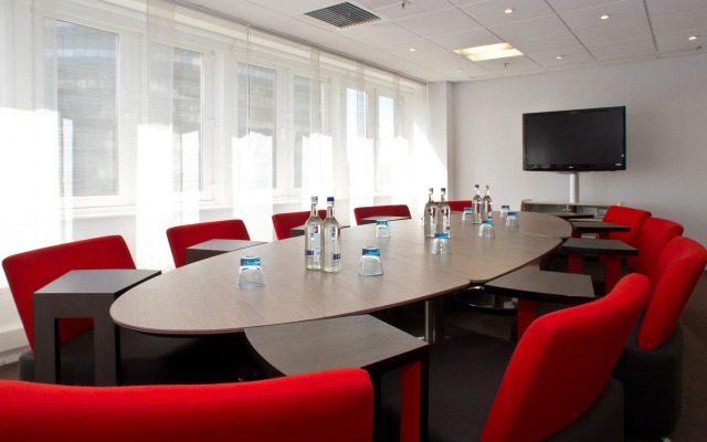 Novotel London West