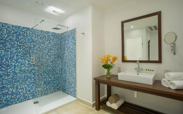 The Oyster Bay Hotel Suites