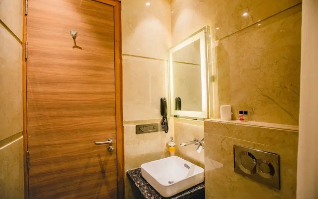 HOTEL TEN SQUARE - 5 Minutes from The Taj Mahal