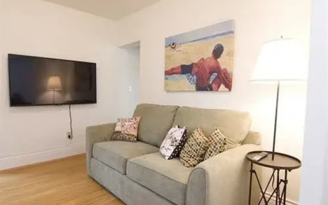 927 Jefferson Suites