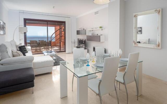 2086-Amazing penthouse 2 terraces sea view
