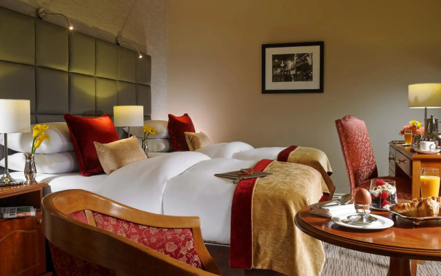 Buswells Hotel