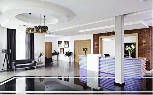 Mercure Wiazowna Brant