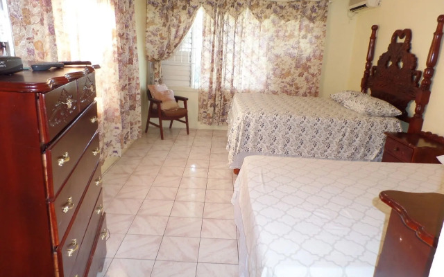 Villa Donna Inn