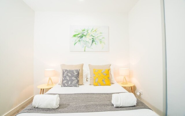 Modern And Chic Apartment Next To Parramatta Station