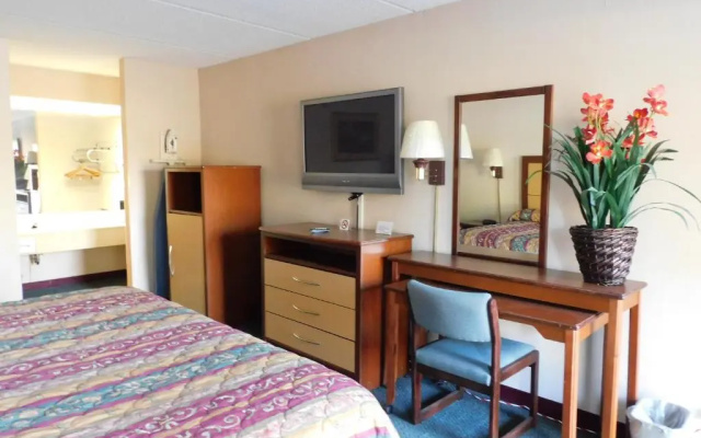 Camilla Inn & Suites