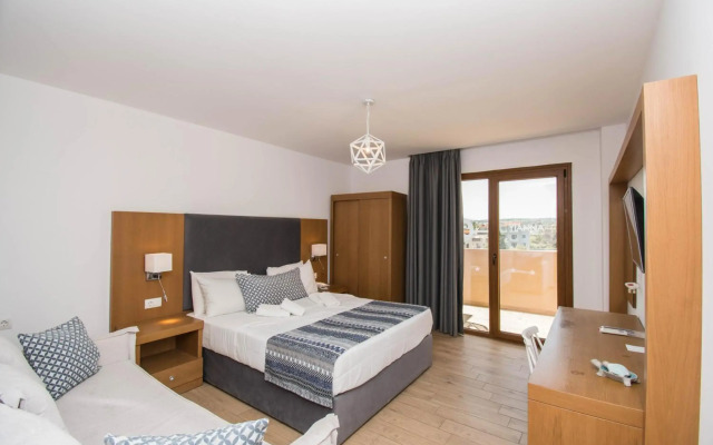 Yianna Caravel Suites