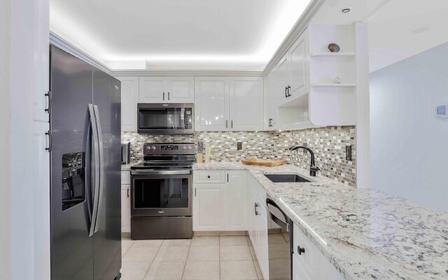 Alluring Beachfront Condo With Pool and Ocean Views