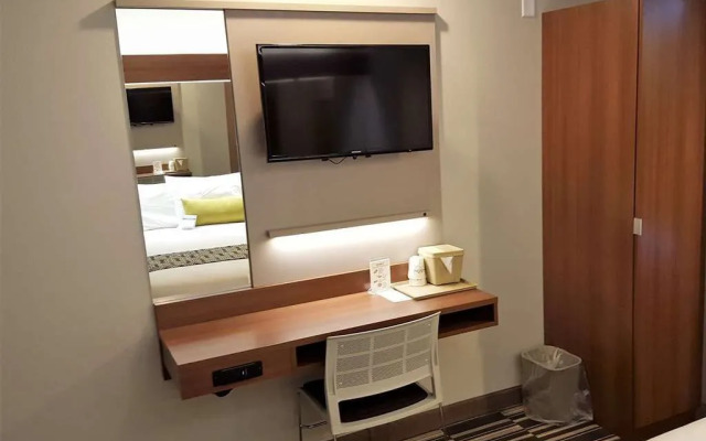 Microtel Inn & Suites By Wyndham Bellevue/Omaha