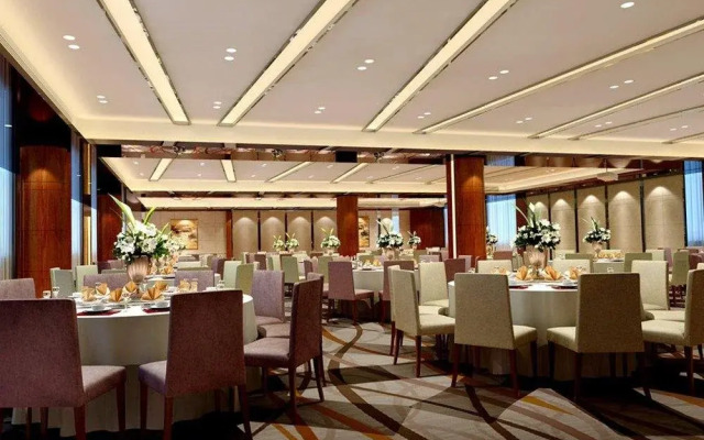 Longquan Sunny Hotel