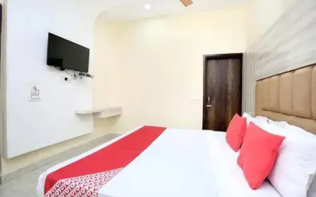 Hotel G R highway by OYO Rooms