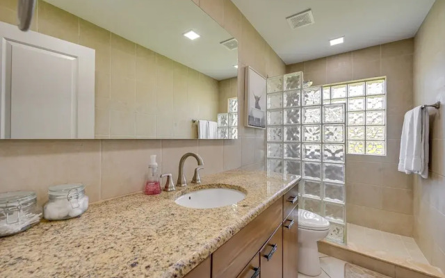 Naples Retreat With Private Pool & Spa!