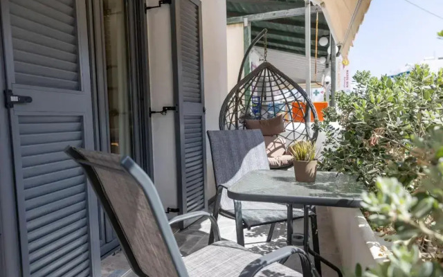 Naxos Petite Studios