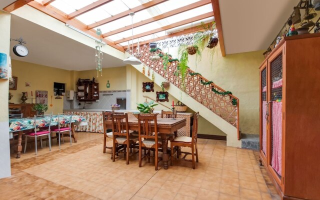 Beautiful Mansion in Hermigua, la Gomera with Patio