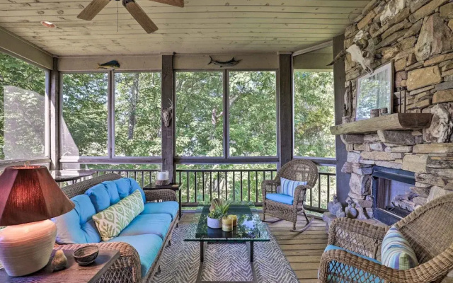 Surrounded by Nat'l Forest: Condo w/ Majestic View - фото 2