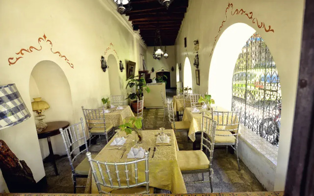 RedDoorz Plus @ Calle Crisologo Vigan