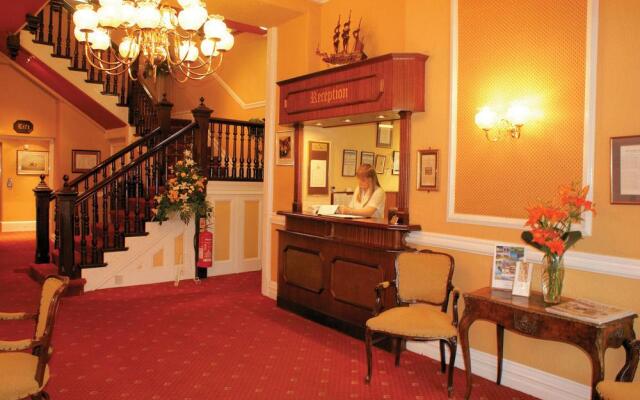 Royal Hotel