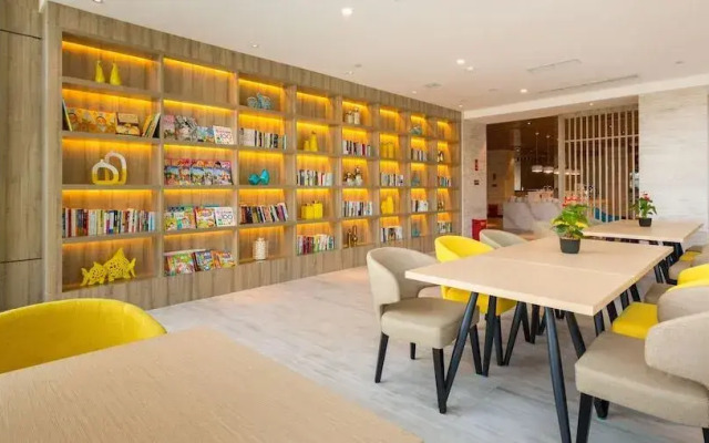 Atour Hotel Hongyadong Riverside Chongqing