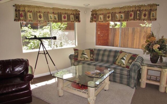 100 Cedar Hideaway Home