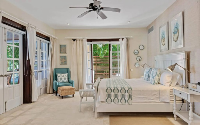 Sophisticated Villas With Private Pools and Staff