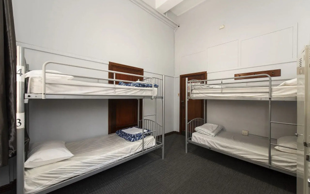 The Old Swan Barracks - Hostel