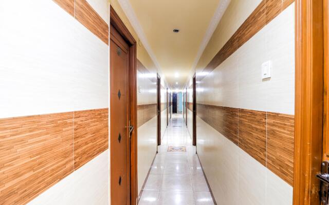 OYO 77418 Hotel Golden Park