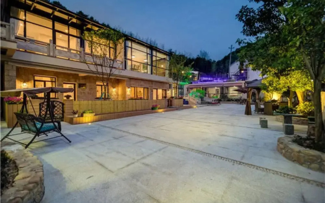 Huazhuyue·Moganshan Yunjipo Hot Spring Beauty Villa (Houwu Transfer Center Store)